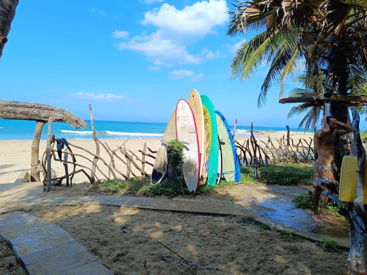 Light House Beach Hut Komari Экстерьер фото