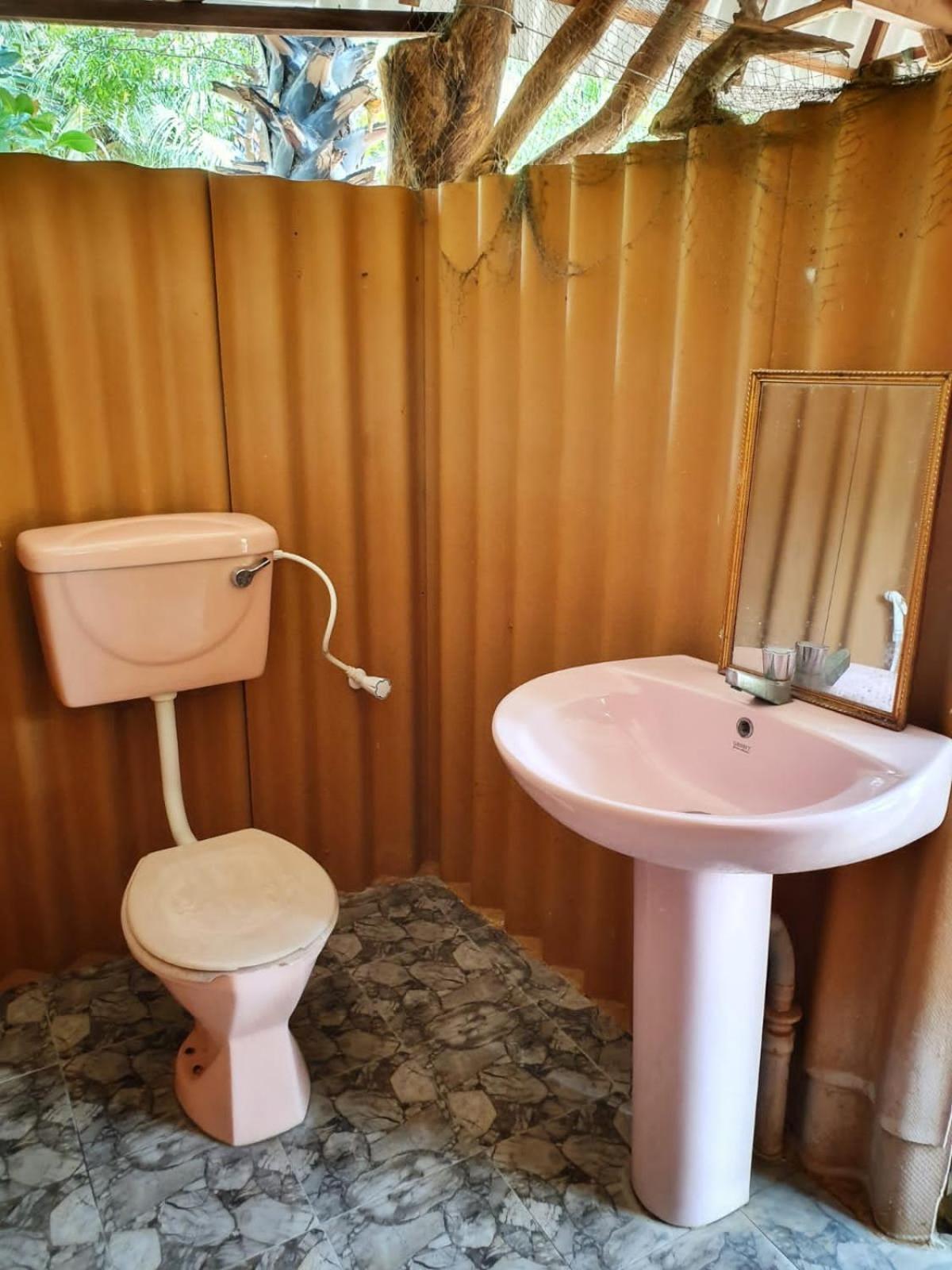 Light House Beach Hut Komari Экстерьер фото