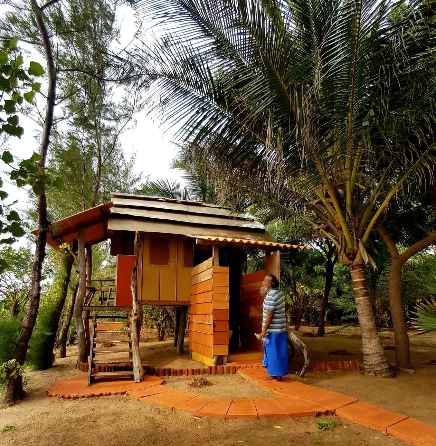 Light House Beach Hut Komari Экстерьер фото
