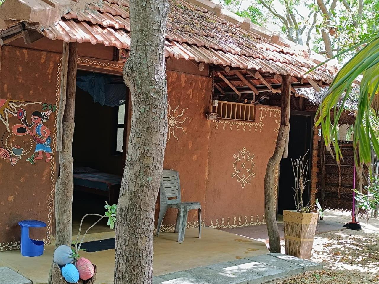 Light House Beach Hut Komari Экстерьер фото