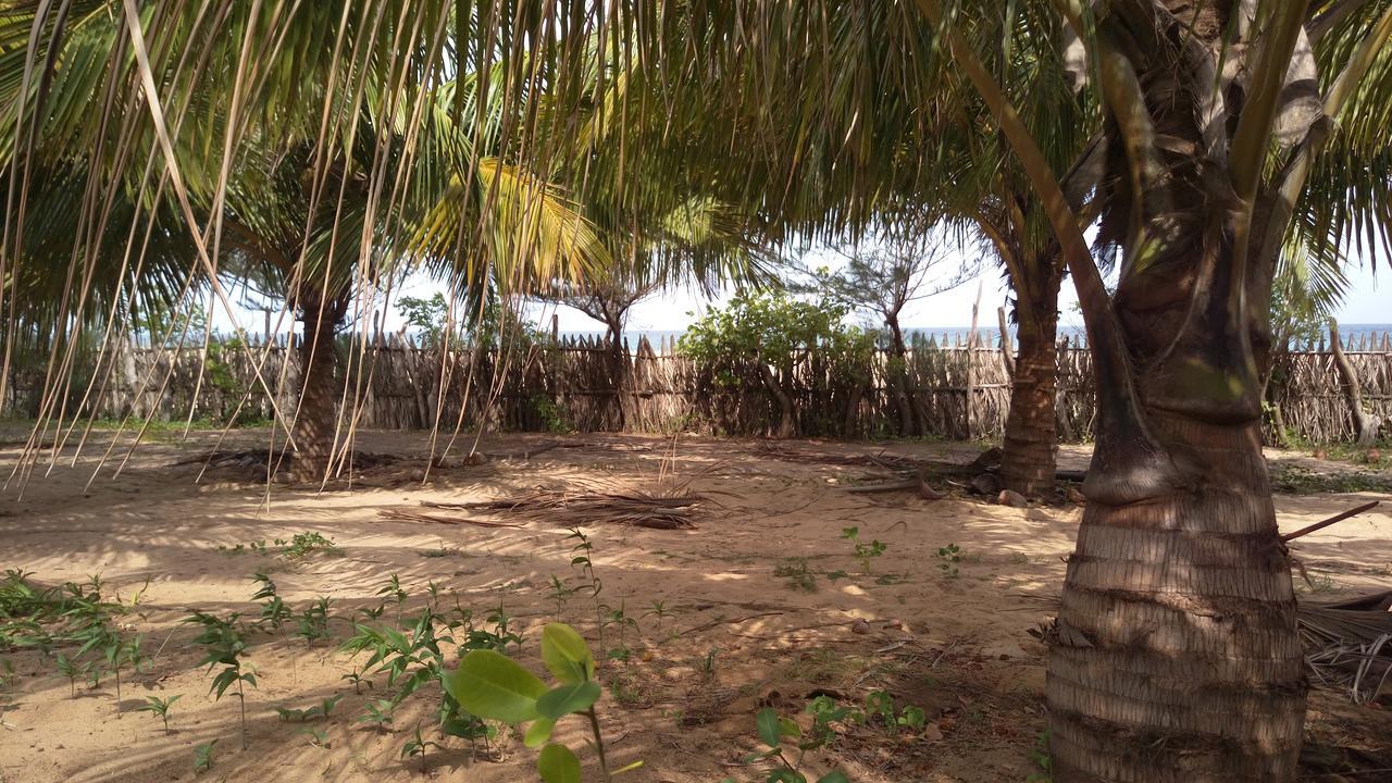 Light House Beach Hut Komari Экстерьер фото