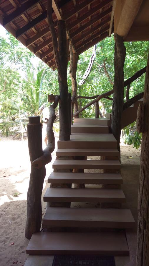 Light House Beach Hut Komari Экстерьер фото