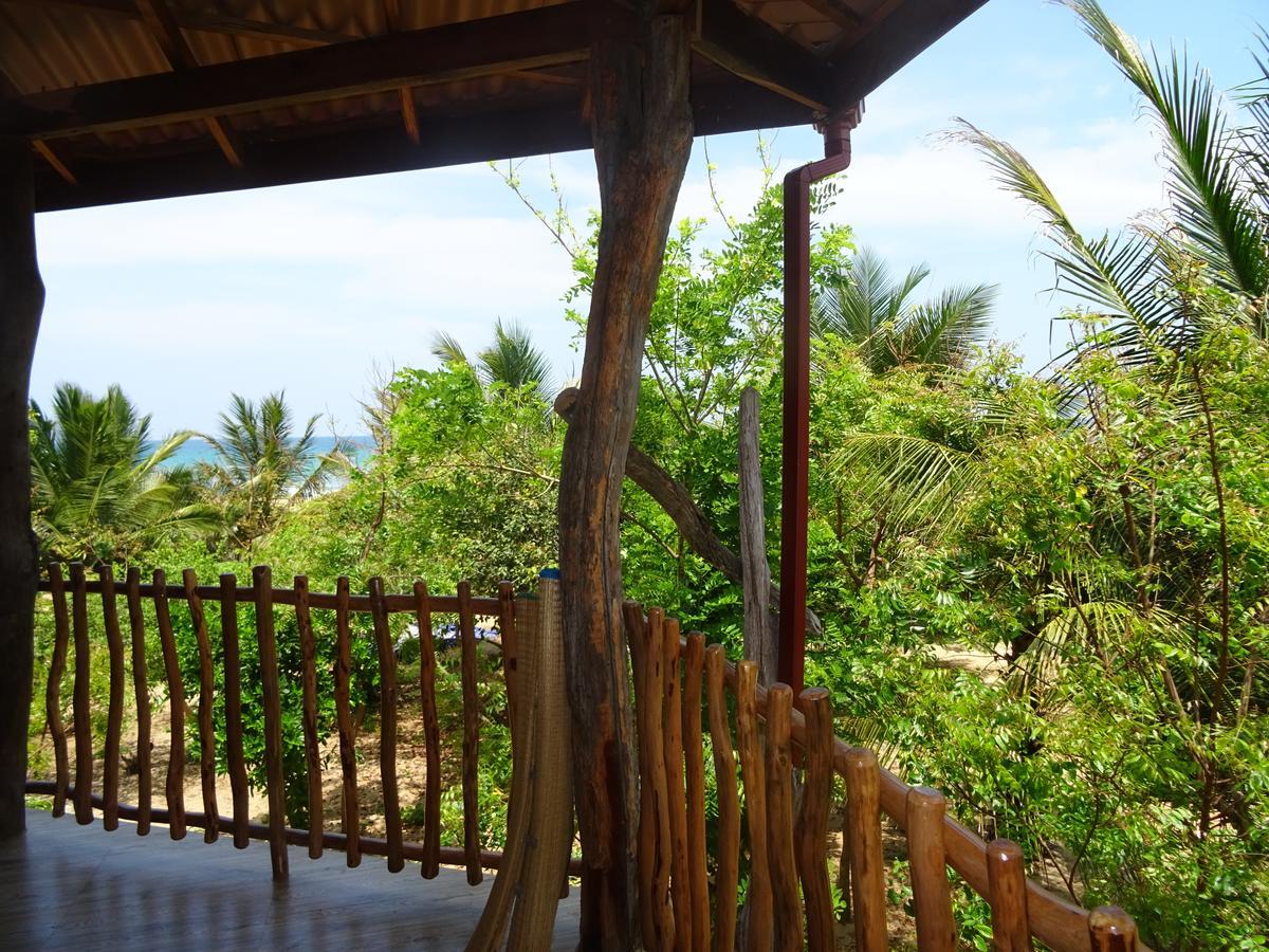 Light House Beach Hut Komari Экстерьер фото