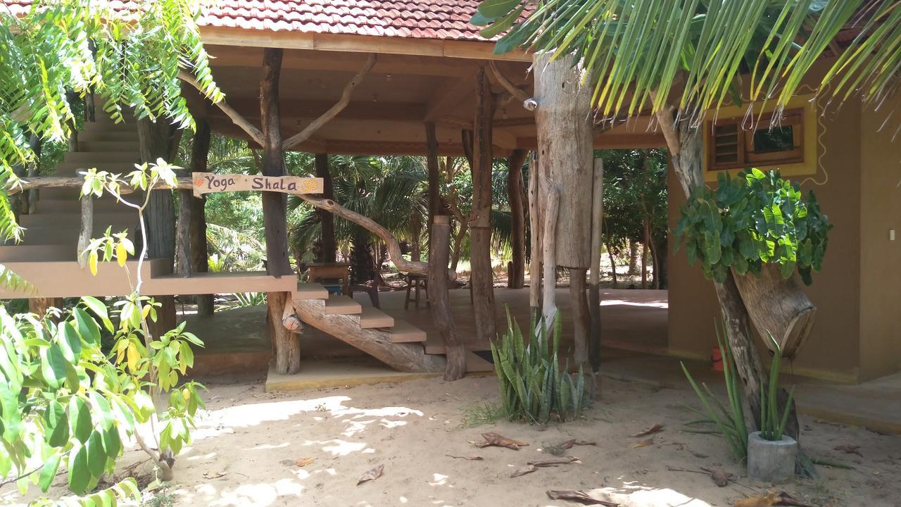 Light House Beach Hut Komari Экстерьер фото