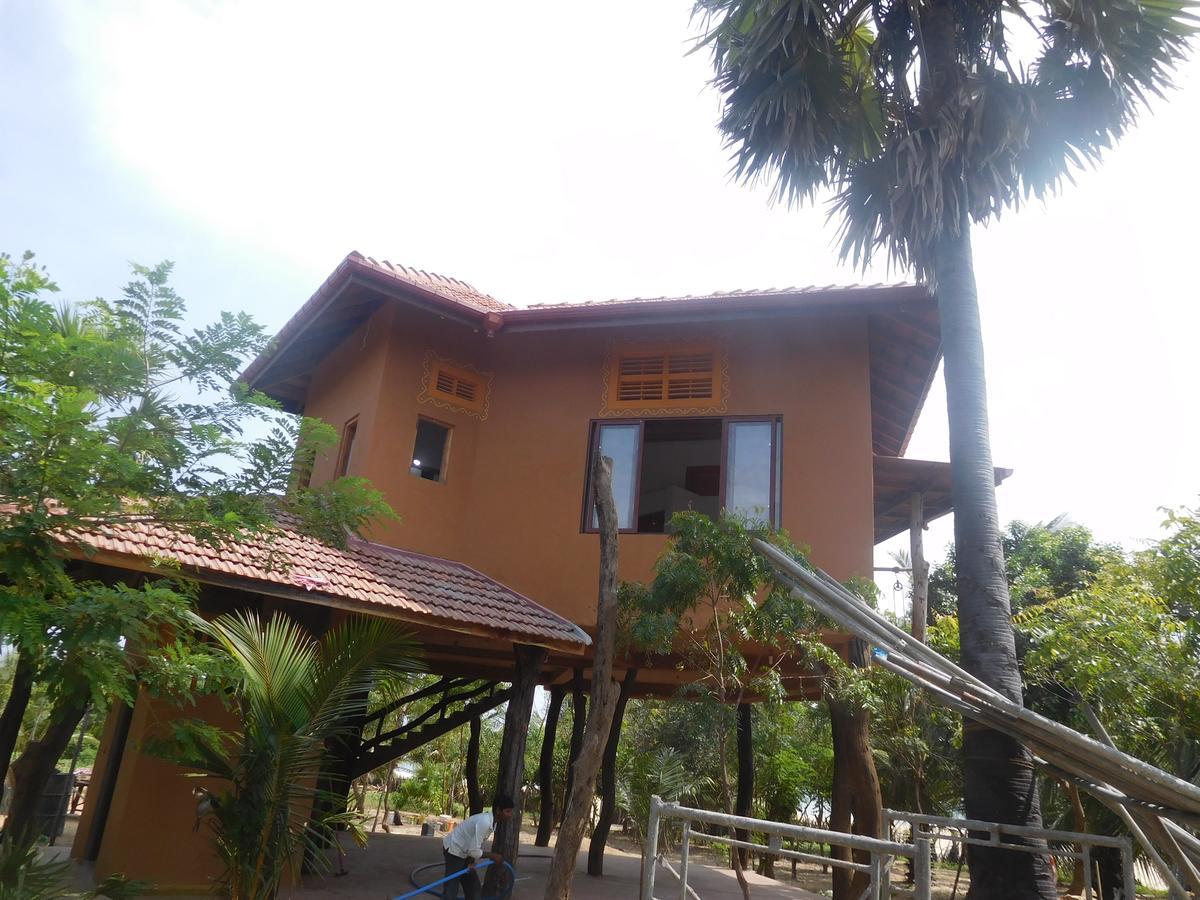 Light House Beach Hut Komari Экстерьер фото